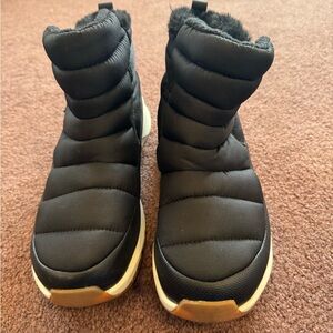 The North Face Black Winter Boots